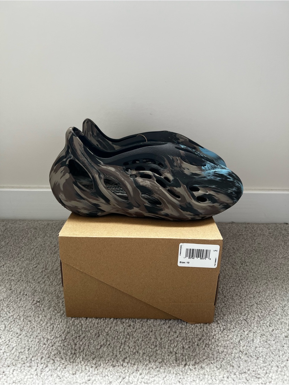 Adidas Yeezy Foam RNNR MX Cinder - Picture 5 of 7